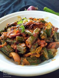 Bhindi-Do-Pyaza रेसिपी मुख्य फोटो