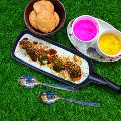 A picture of Dahi Bhalla.
