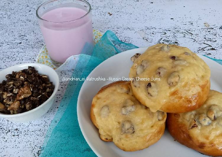 Vatrushka - Russian Cream Cheese Buns