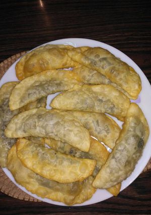 A picture of Karchikayi (fried sweet of Karnataka).