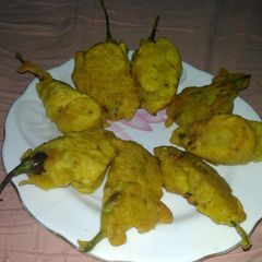 A picture of Green chilli fritters.