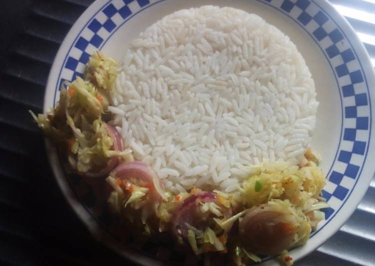 Recipe of Super Quick Homemade White rice with cabbage sauce