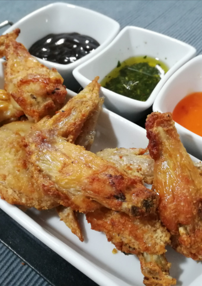 Una foto de Alitas de pollo crujientes en freidora de aire