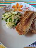 Mila de berenjena al horno y ensalada de papa y verdeos
