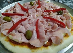 Una foto de Masa Casera Para Pizza👌🏻😍 Fácil