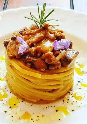 Foto di Linguine salsiccia e funghi porcini