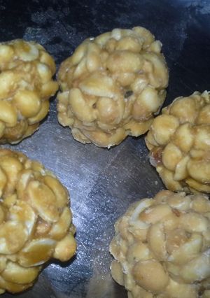 A picture of Verkadalai Urundai (Groundnut) - Karthigai Deepam Special.