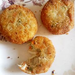 A picture of Chicken cheese Cutlet.