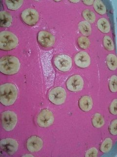 صورة لوصفة كيكه الشوكولاتة بالكريمة والموز