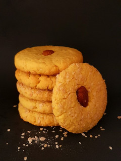 A picture of Almond Nestum Cookies.