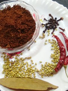 पारंपारीक गोडा मसाला (काळा मसाला) (goda masala recipe in marathi रेसिपी चे मुख्य फोटो