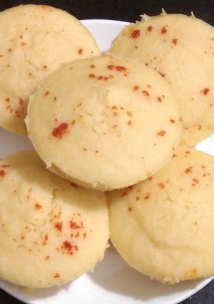 ઈડલી(Idli Recipe in Gujarati) રેસીપી મુખ્ય ફોટો