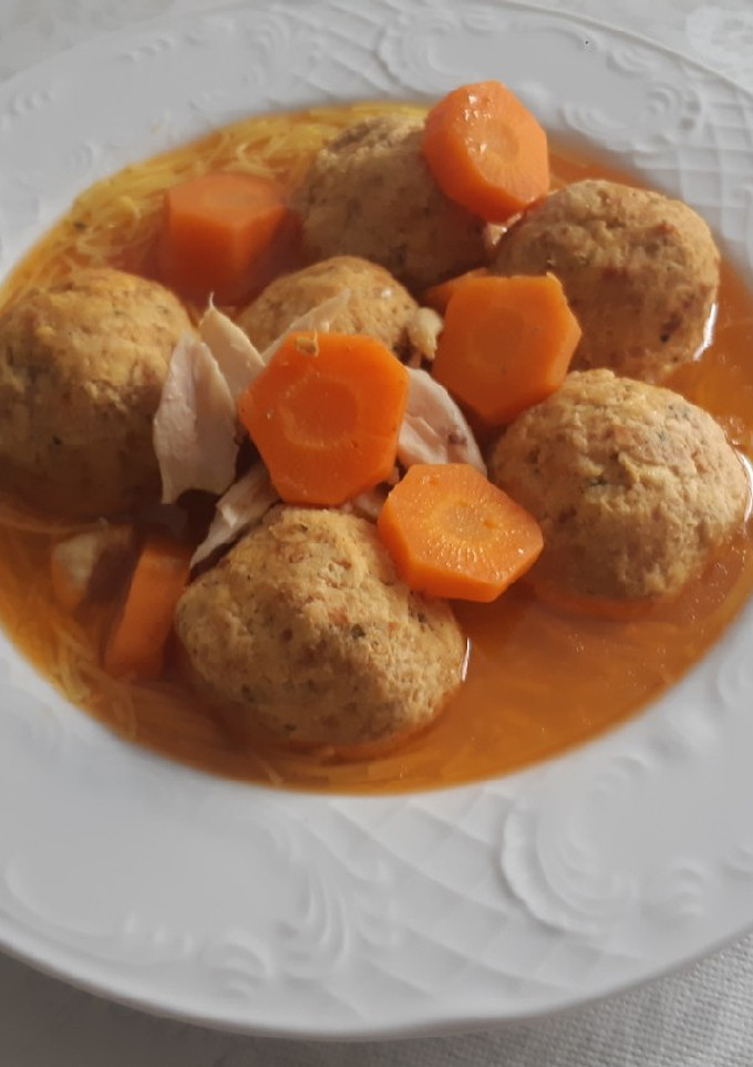 Una foto de Caldo con pelotas