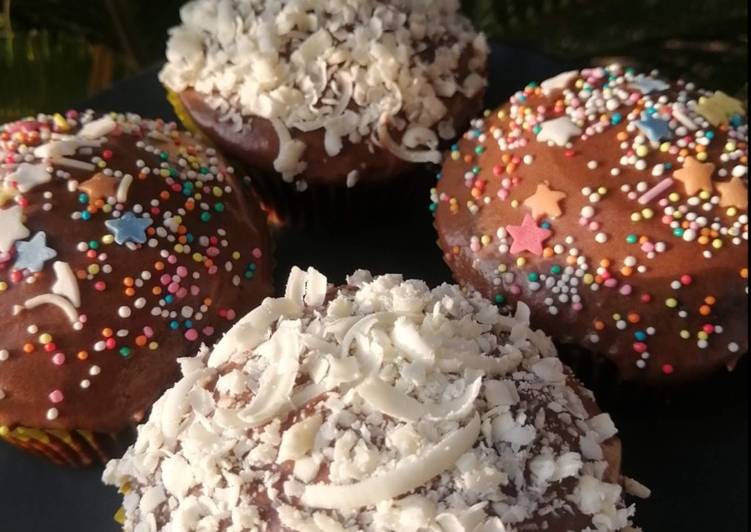 Easiest Way to Make Homemade Chocolate Cupcakes