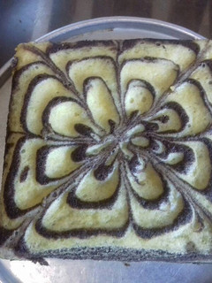 Foto resep Kue Bolu kukus ketan hitam n putih motif bunga