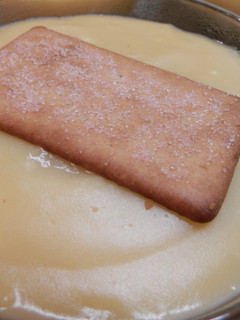 Una foto de Natillas de vainilla con huevos enteros