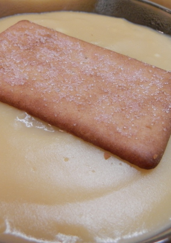 Una foto de Natillas de vainilla con huevos enteros