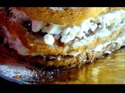 Una foto de torta chaja con vainilla