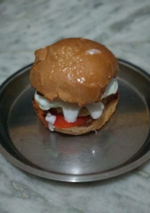 A picture of Cheesy veg burger.