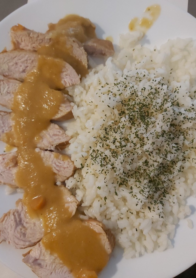 Una foto de Solomillo de pavo en salsa de zanahoria y manzana!!