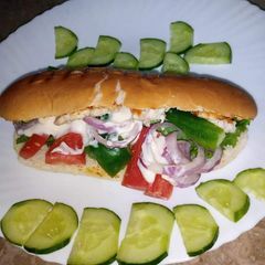 A picture of Long bun sandwich.