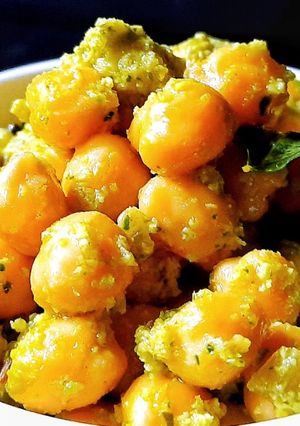 A picture of White chana dal usli |chana dal usli.