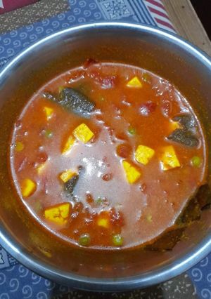 मटर पनीर (matar paneer recipe in Hindi) रेसिपी मुख्य फोटो