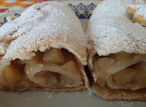 Una foto de Strudel de manzana