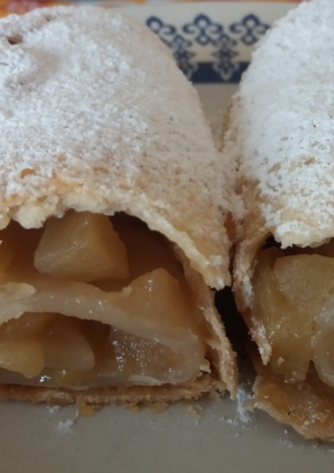 Una foto de Strudel de manzana