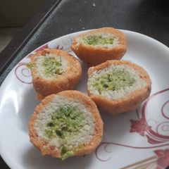 Tricolor phool makhana sago sweet A picture of Tricolor phool makhana sago sweet.