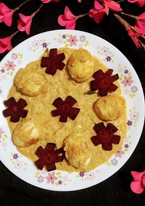 A picture of Malai Egg Curry.