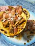 Tortitas de Harina de Garbanzo con Pollo Salteado y Pico de Gallo