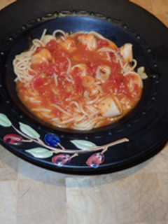 A picture of Spaghetti with Spicy Scallop Marinara Sauce.
