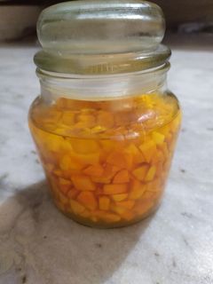 લીલી હળદર નું અથાણું (Lili Haldar Athanu Recipe In Gujarati) રેસીપી મુખ્ય ફોટો