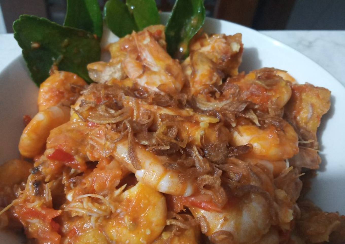 Tumis udang tahu balado