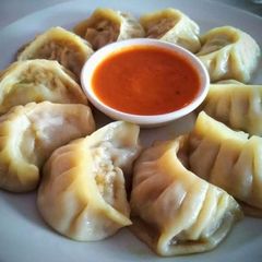 A picture of Chicken Momos.