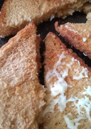 चीज़ मेयो टोस्ट (Cheese mayo toast recipe in Hindi) रेसिपी मुख्य फोटो