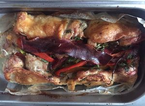 Una foto de Delicia rellena 🤤de Contramuslo de pollo deshuesado al horno (keto)