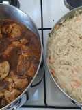 Pollo a la cerveza acompañado de fideos con verduras y casancrem