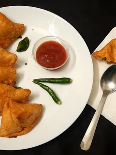 சமோசா(samosa recipe in tamil) செய்முறை முக்கிய புகைப்படம்