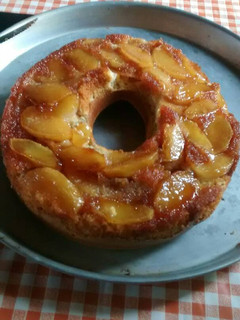 Una foto de Tarta de manzana invertida fácil