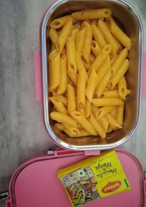 A picture of Creamy pasta.