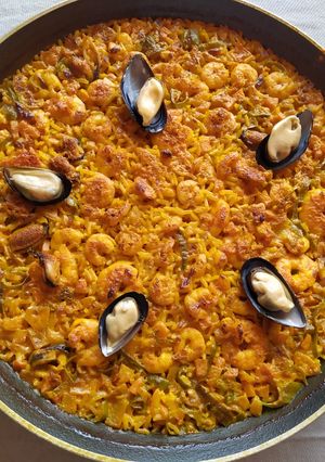 Una foto de Arroz al horno con marisco