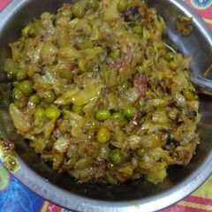 A picture of Patta Gobhi matar.