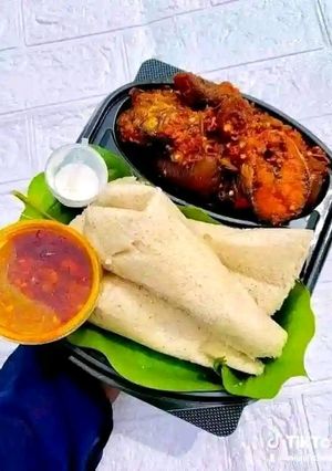 A picture of Ekuru (White Moi Moi) & Ata Dindin(Pepper Sauce).