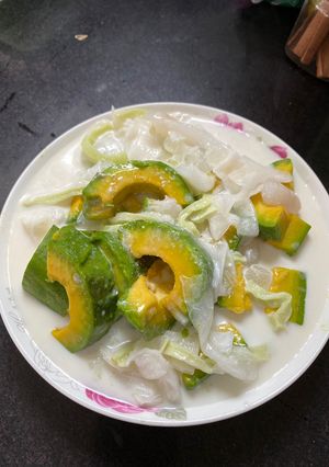 Hình của món Chè bơ dừa dầm.