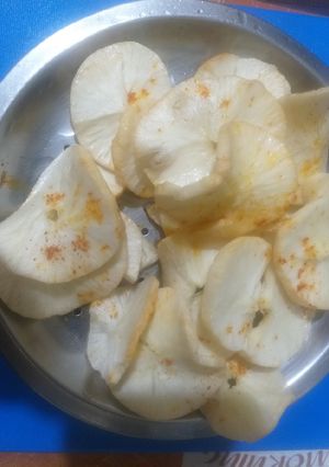 કસાવા ચિપ્સ (મોગો) (cassava chips Recipein Gujarati) રેસીપી મુખ્ય ફોટો