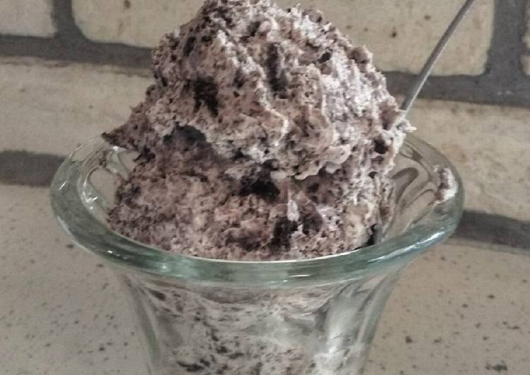 The Easiest Authentic Greek Oreo Ice Cream (without machine)