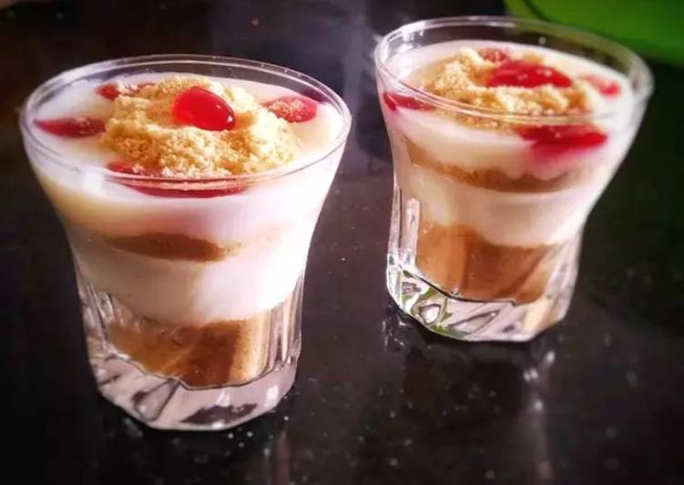 Step-by-Step Guide to Prepare Ultimate Vanilla custard and biscuit pudding