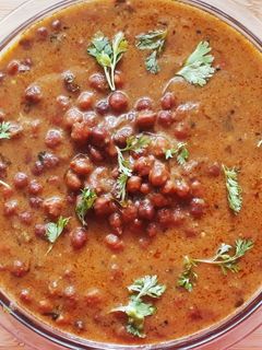 काला चना छोले (kala chana chole recipe in hindi) रेसिपी मुख्य फोटो
